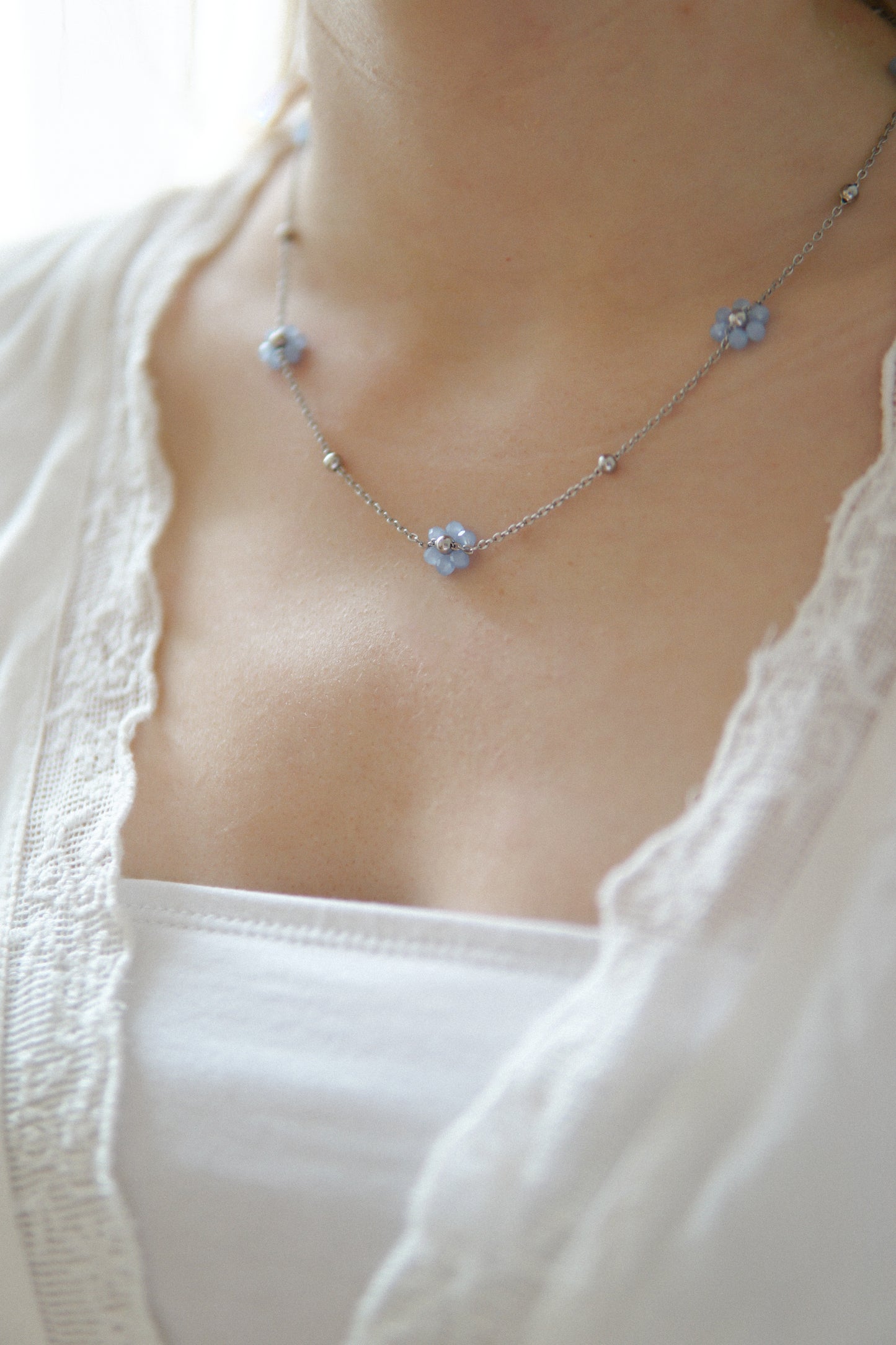 Blütenzauber in Hellblau Silber