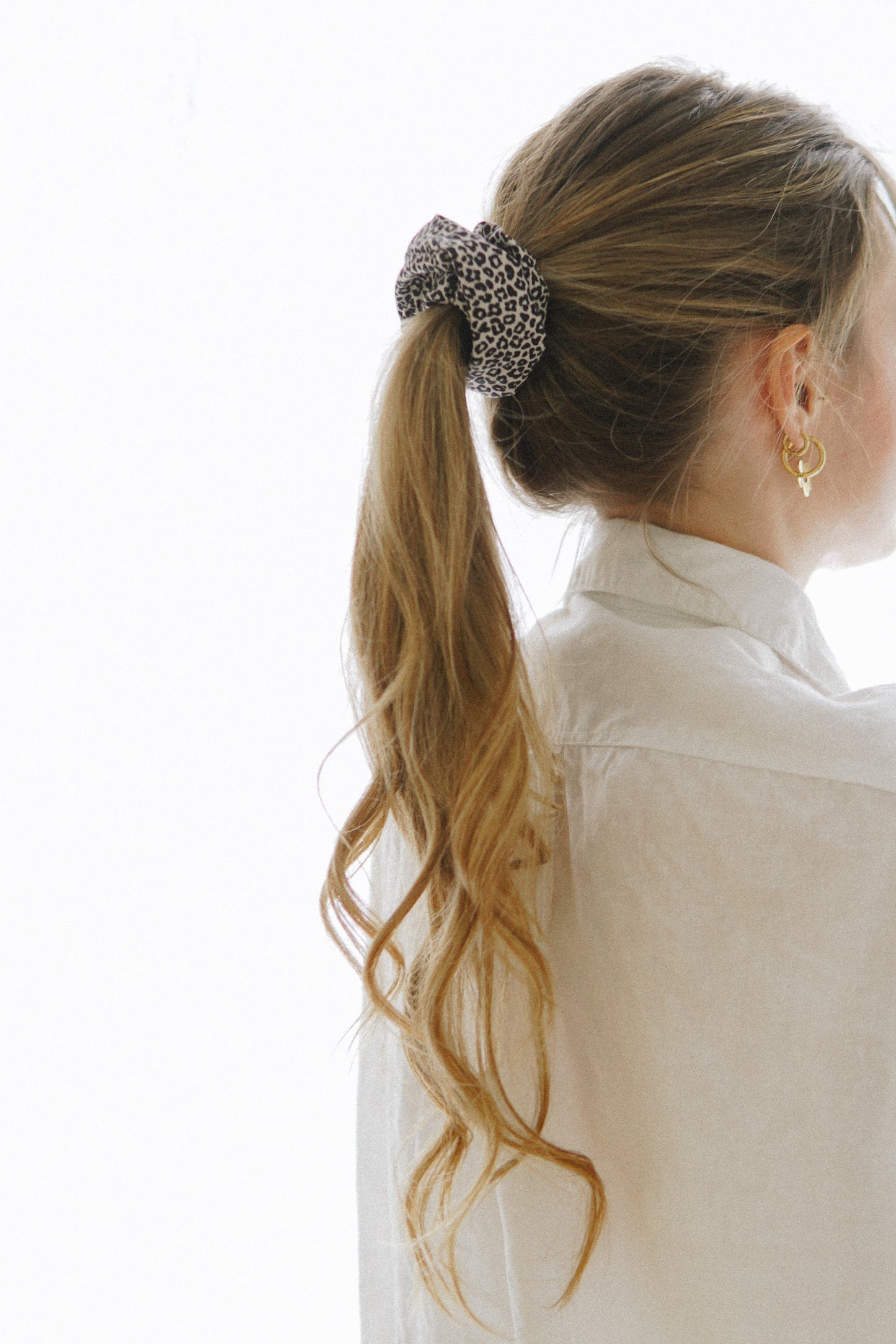 Scrunchie Leo Elegance