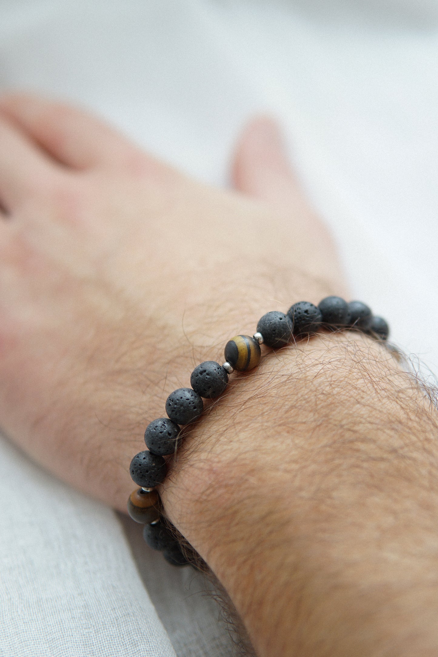 Armband Tigeraugelava