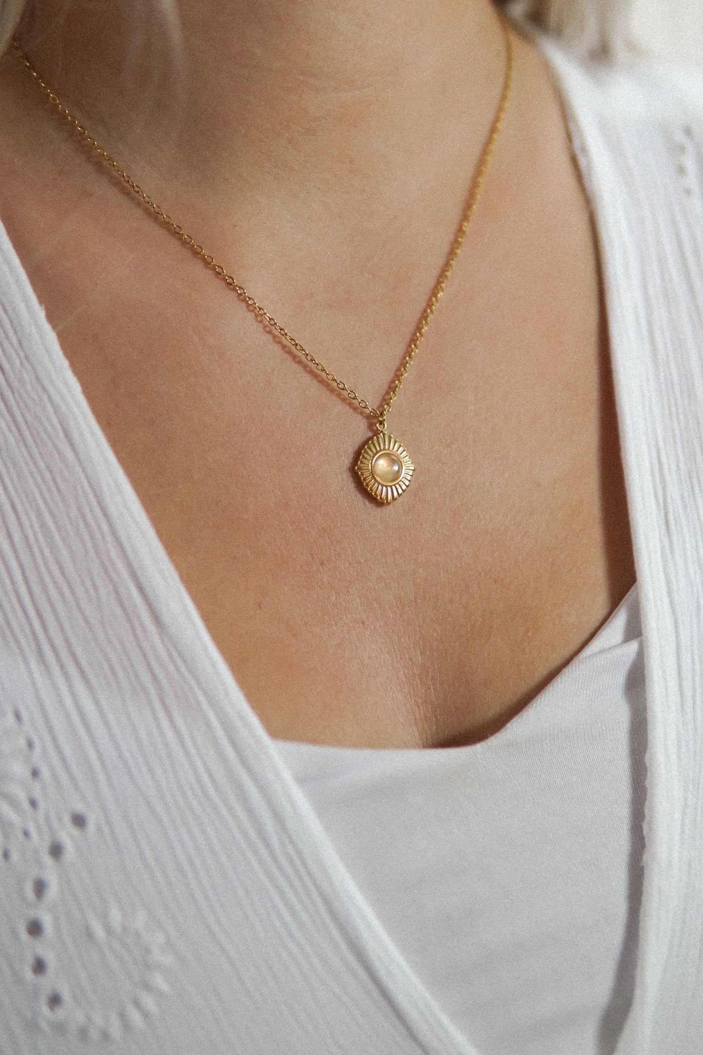 Halskette Luna Oasis Mondstein