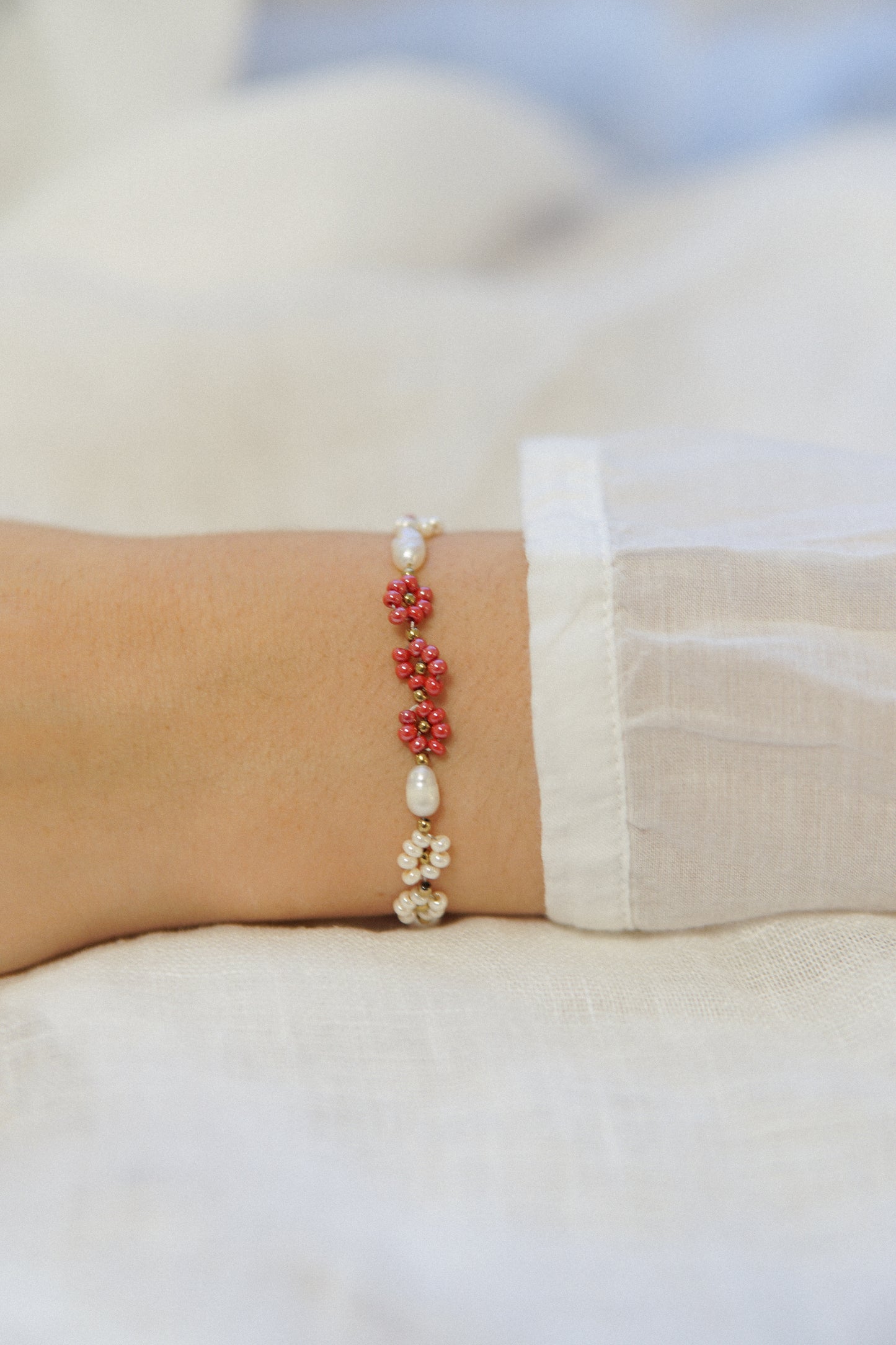 Armband Blütenzauber rote Perle